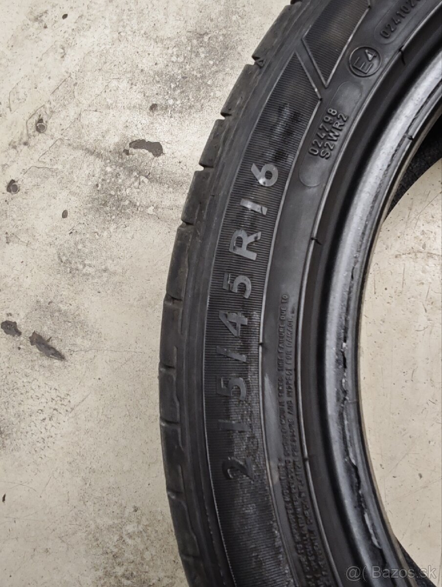 Dunlop 215/45R16 - 4