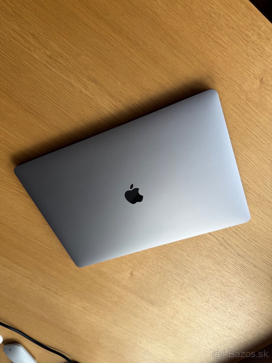 MacBook Pro 16, I9, Vesmírne sivý 2020 - 4