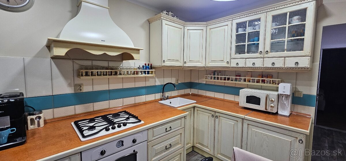 Masívna rustikálna kuchyna - 4