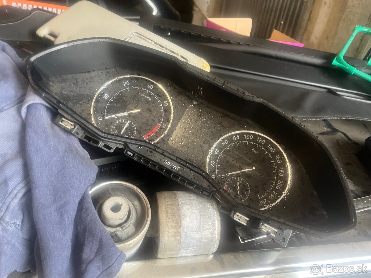 Predne Lave svetlo superb 3 - 4