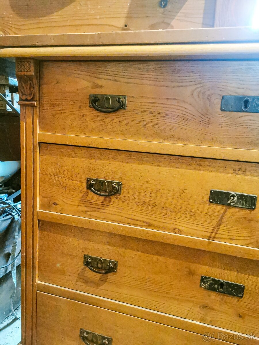 Masívne komody - vyrezávané - 4