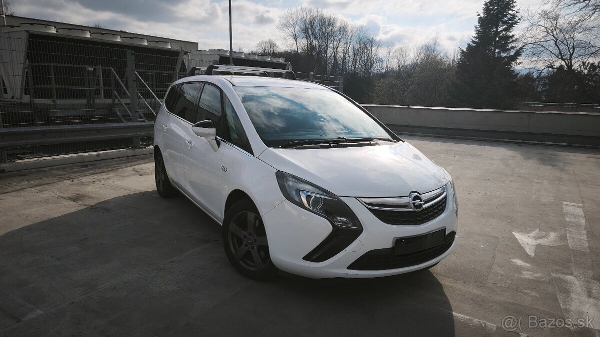 Opel Zafira Tourer Benzín LPG - 4