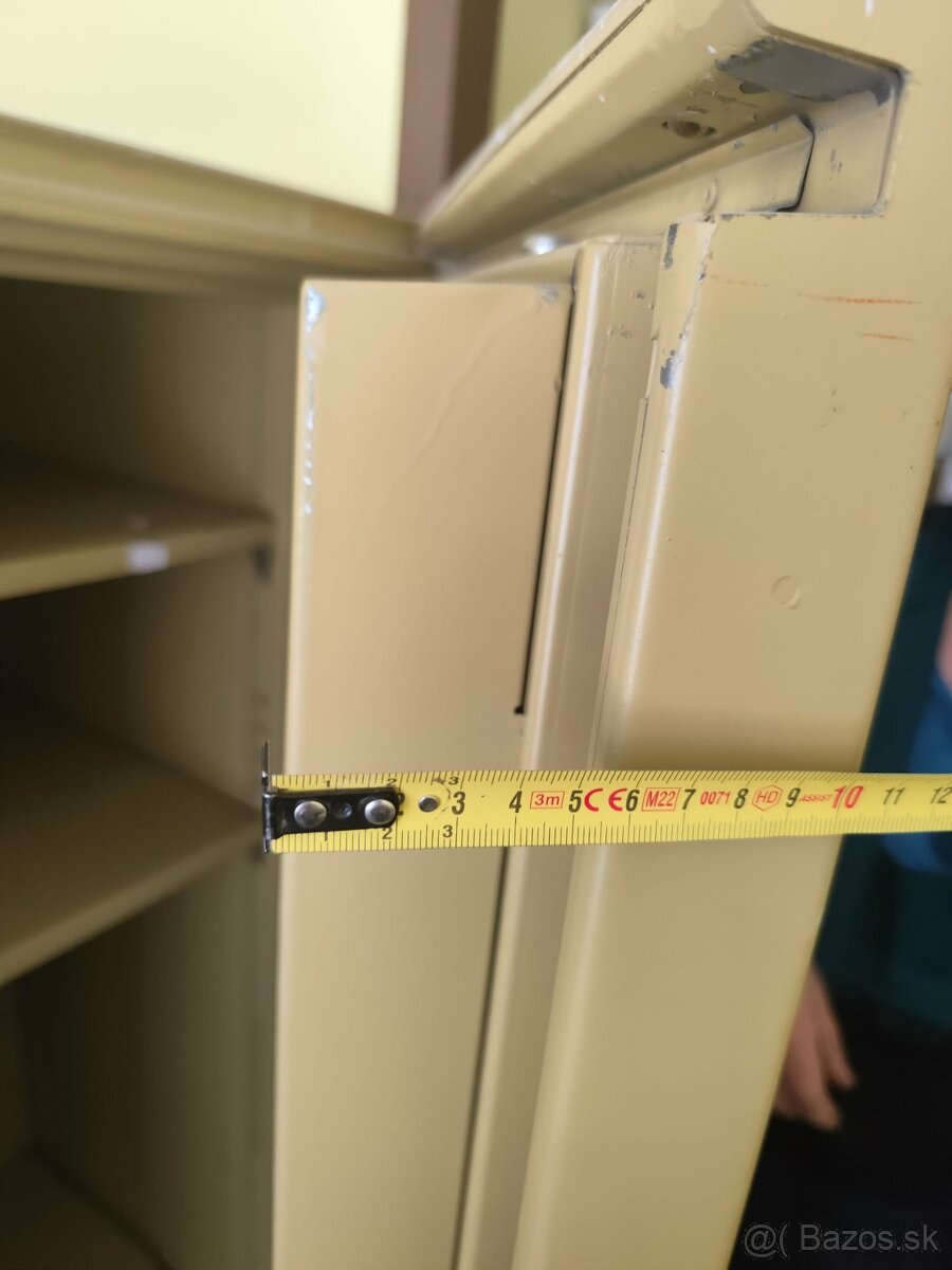 KOVOVÝ SKRIŇOVÝ TREZOR - 4