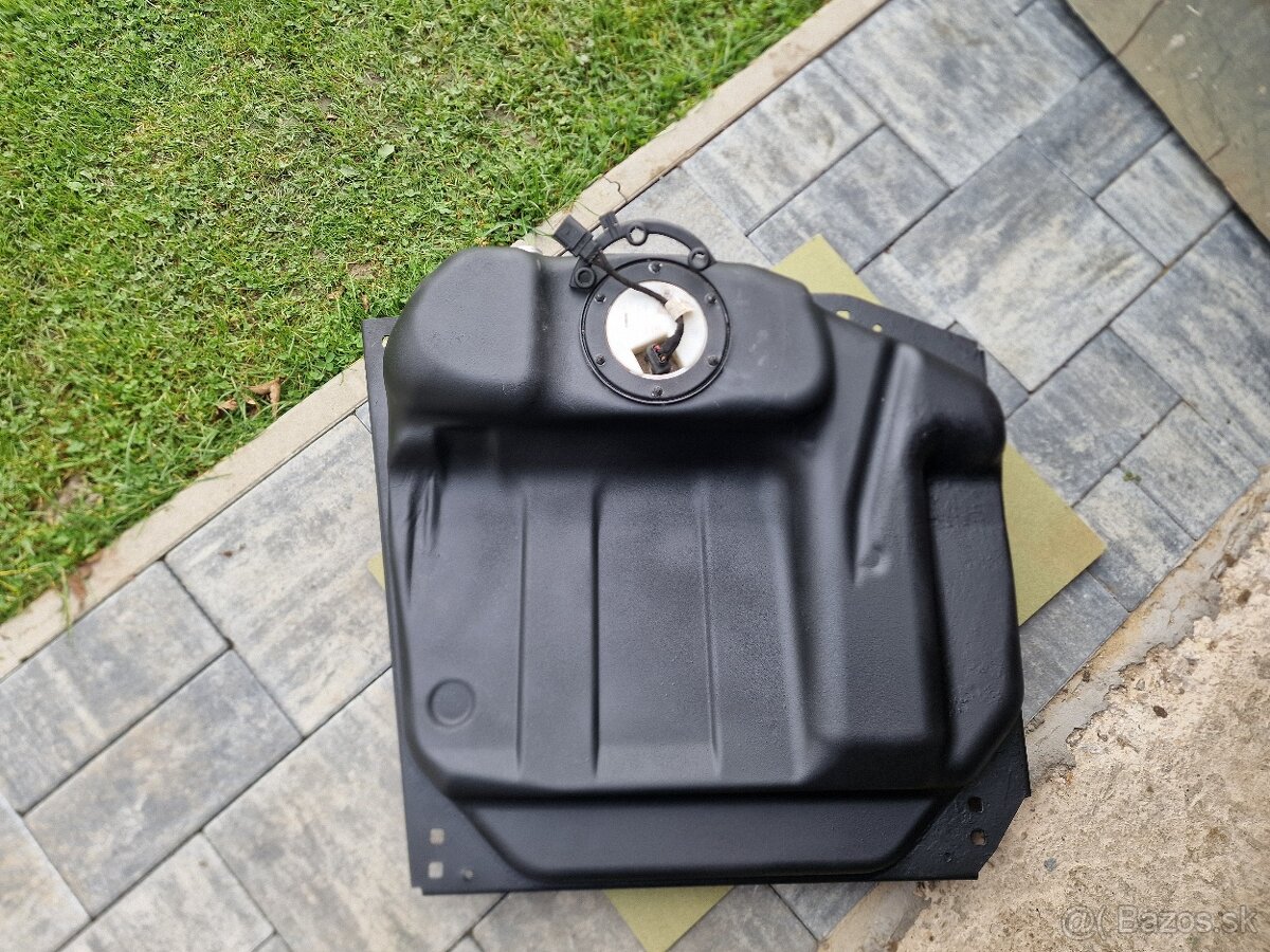 Palivová nádrž Mercedes B 200 CDI - 4