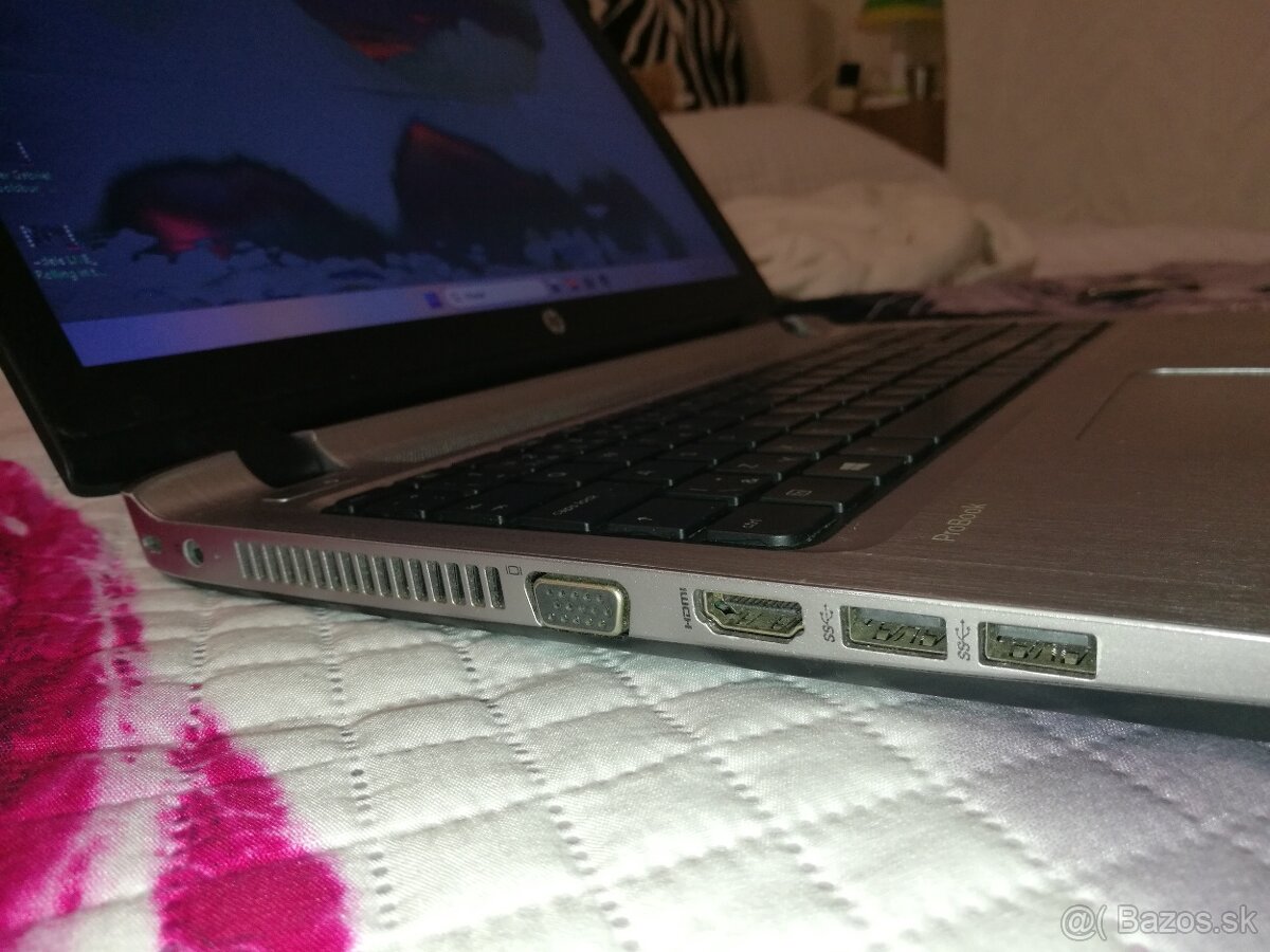 HP ProBook. i5. 15,6". RAM 8 GB. SSD 256 GB + 1 000 GB. - 4