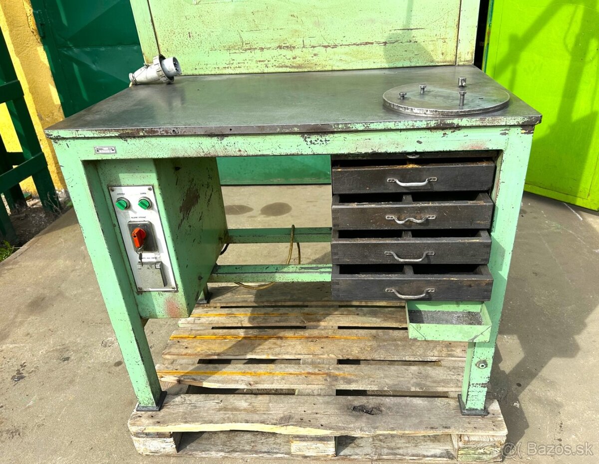 Pracovní stůl s elektro rozvaděčem - 4