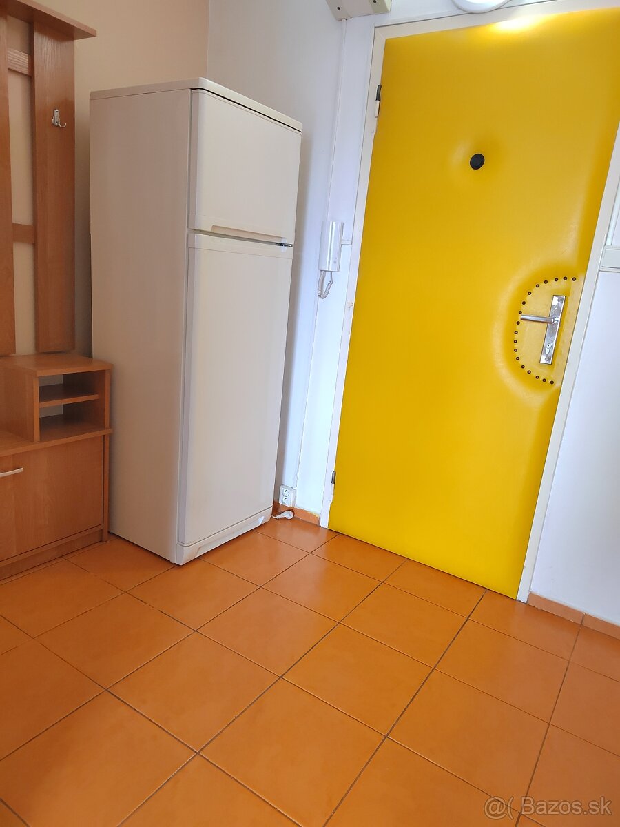Prenajmem 1 izbový byt v Trenčíne na Sihoti - 4