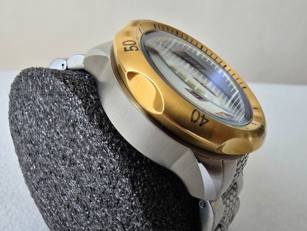 Invicta Venom Gold Blue - 4