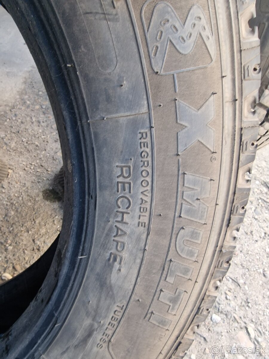 • 295/60 R22.5 Michelin X Multi / záberové MEGA tahač - 4