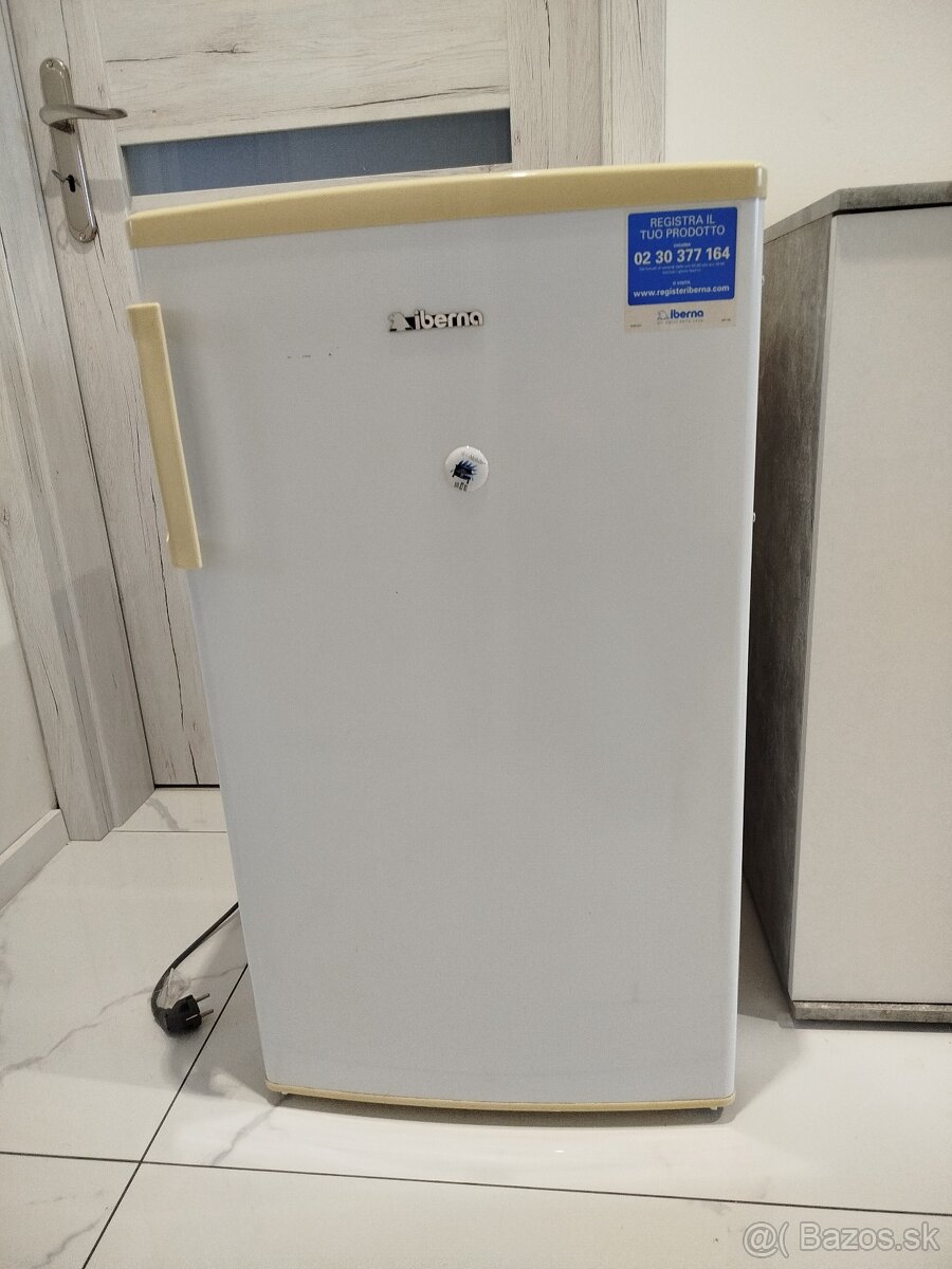 Malá chladnička s mrazničkou - 4