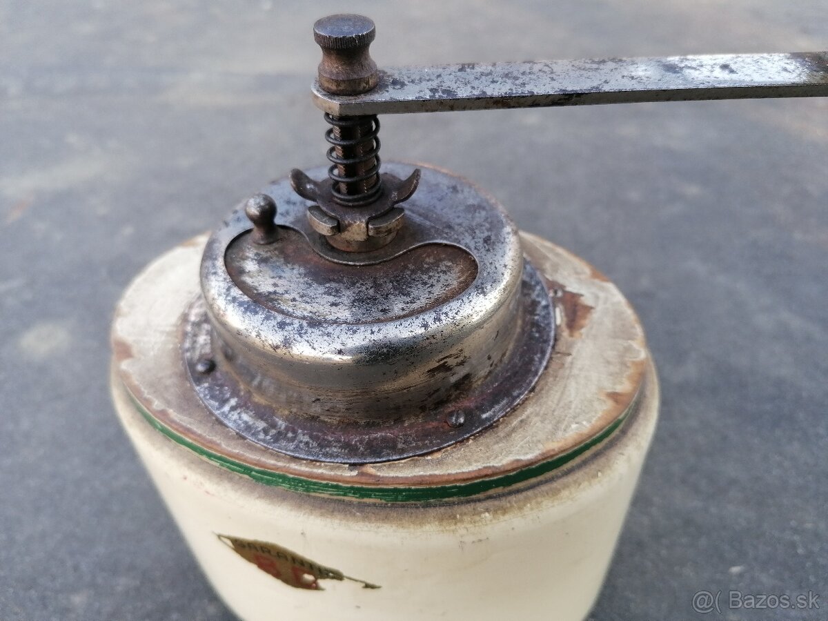 Predám starožitný mlynček B.D Garantie - 4