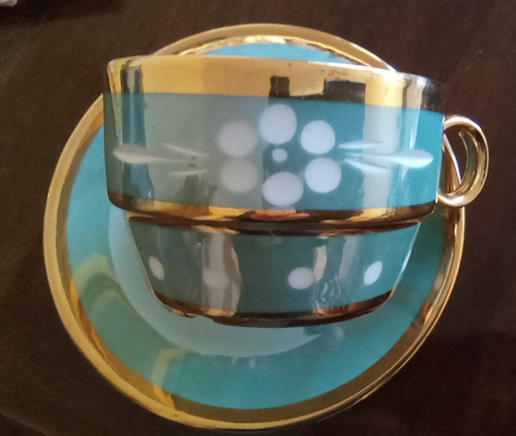 Porcelánové Šálky s Podšálkami - Dvory - 4