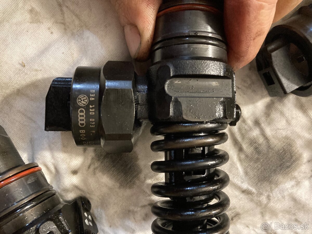 Predám vstrekovacie trysky 1.9 TDI PD 85kw - 4