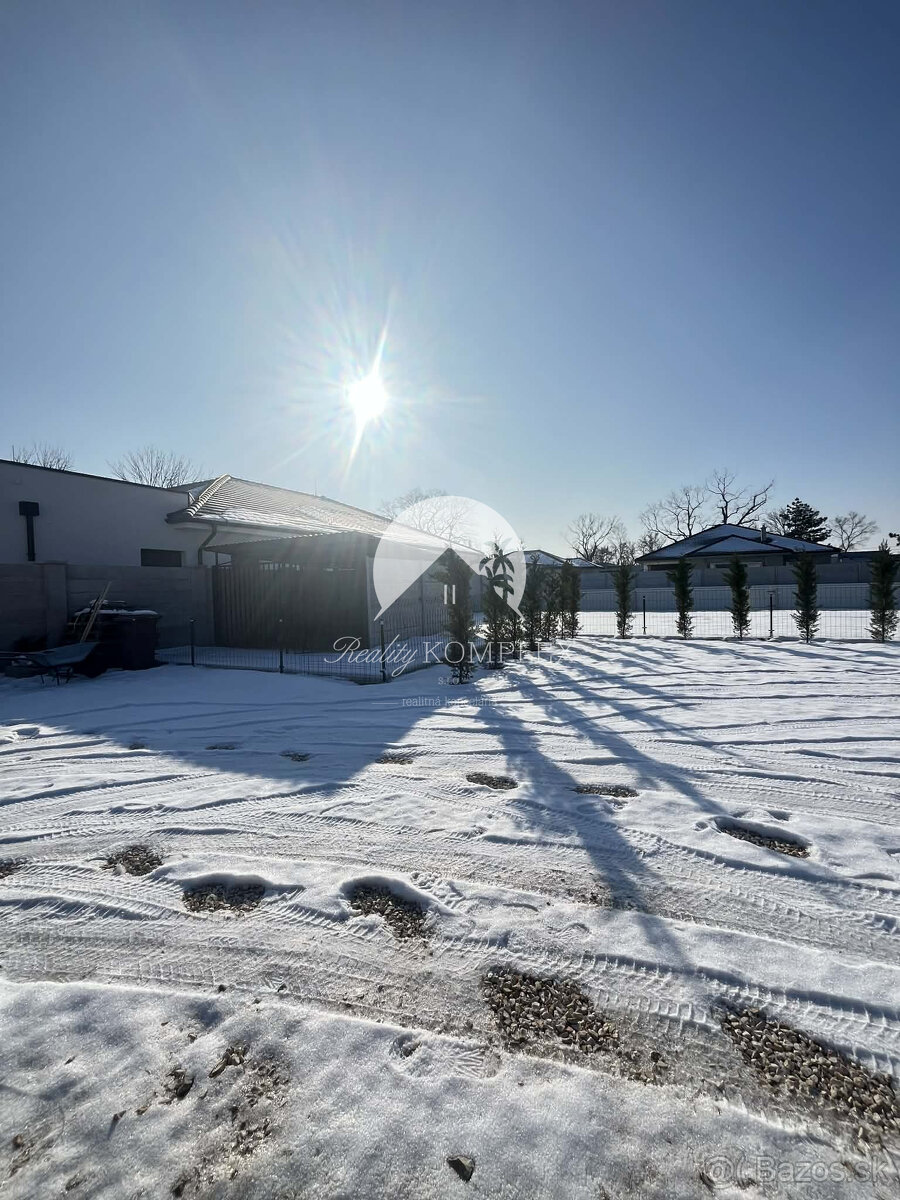 Reality KOMPLEX s.r.o., Vám ponúka na predaj stavebný pozemo - 4