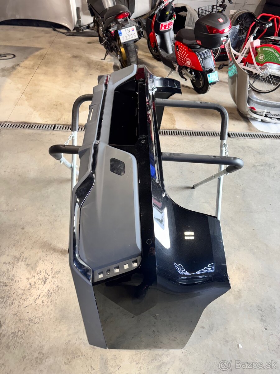 BMW 7 G70 zadny naraznik - 4