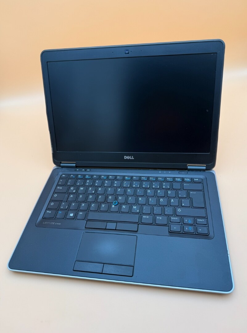 Dell Latitude E7440 / i5 / 8GB RAM / SSD / Win 11 Pro - 4