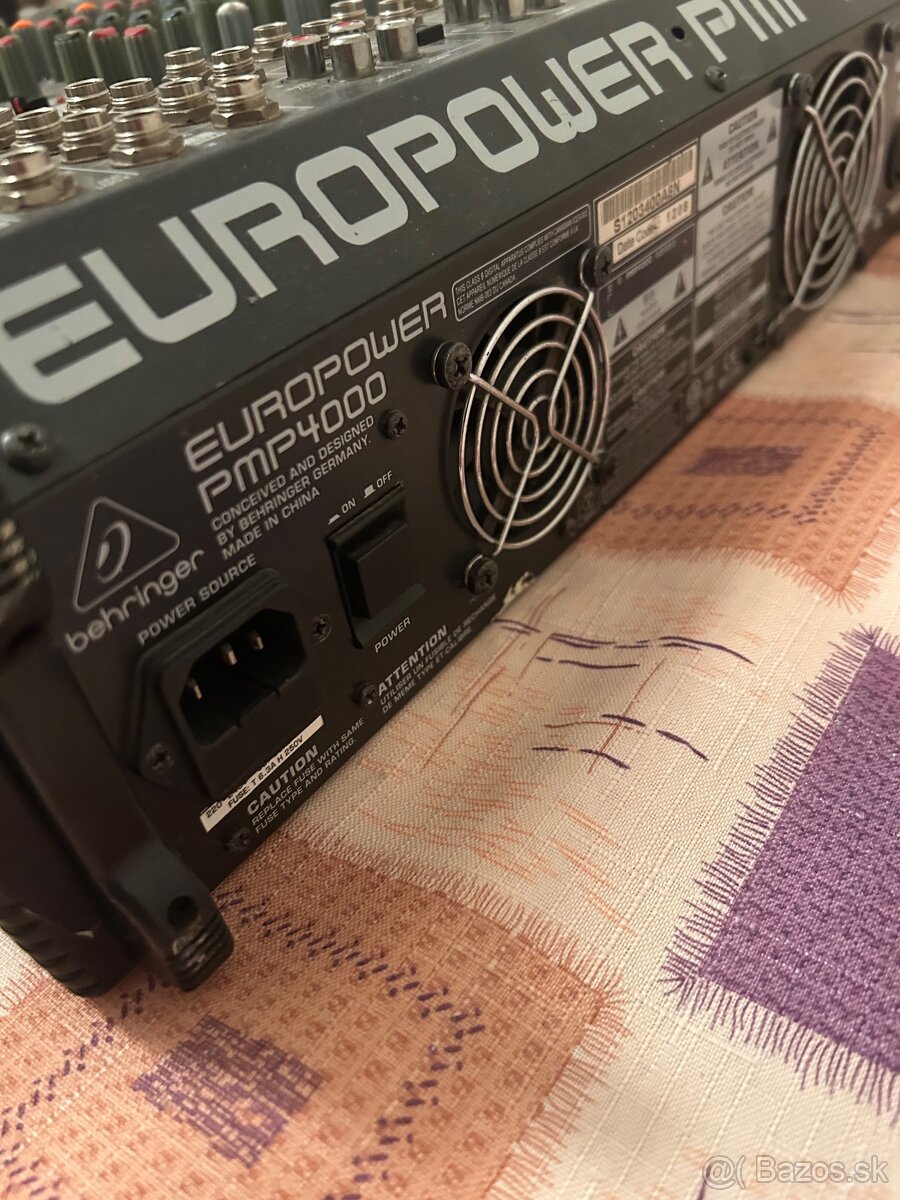 Power mix BEHRINGER PM4000 - 4