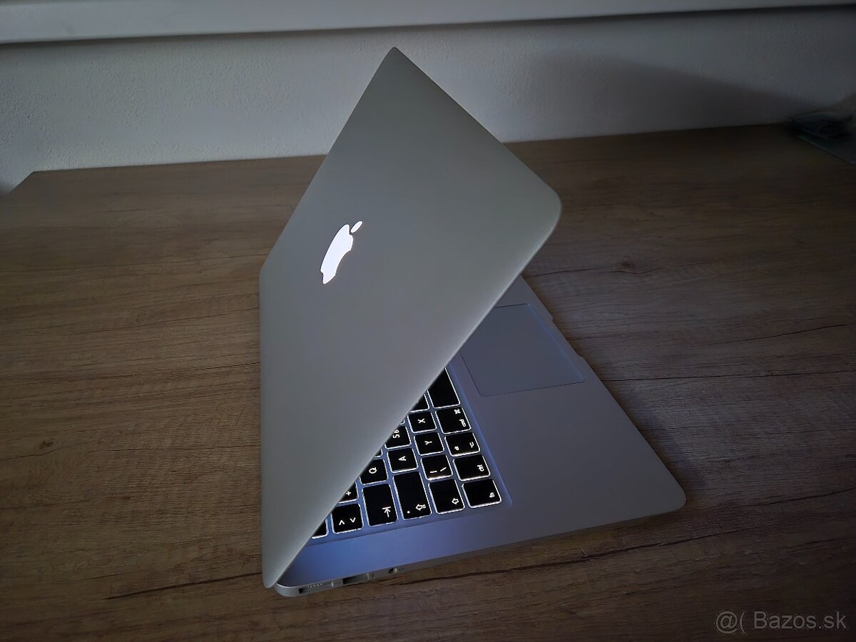 MacBook Air (13-inch, 2015) /Intel Core i5/8GB RAM/128GB SSD - 4