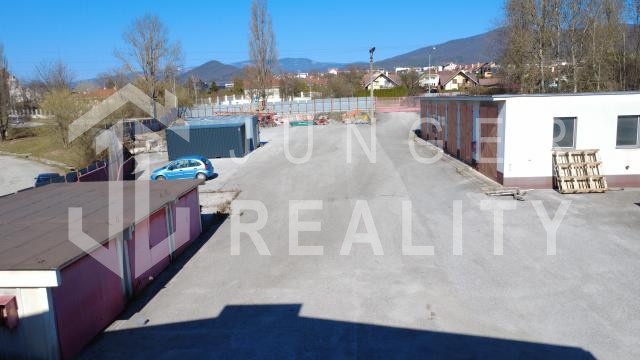 Na predaj priem. areál s admin. budovou a garážami v Rožňave - 4