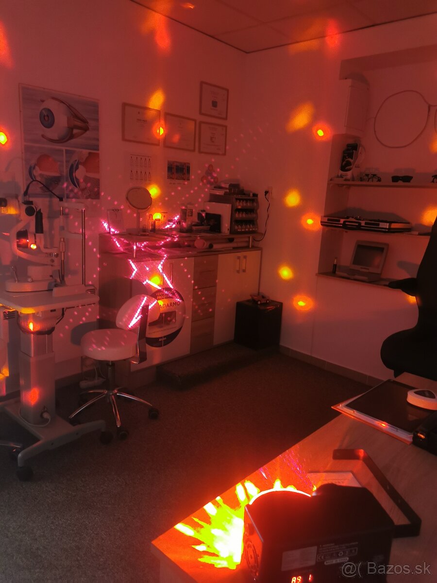 Multi svetelný efekt 4v1, diaľkové ovládanie - 4