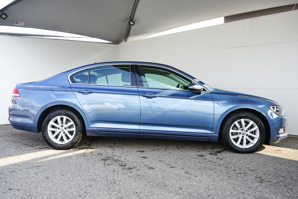 34-VOLKSWAGEN Passat, 2018,nafta,2.0TDI Comfortline,110kW - 4