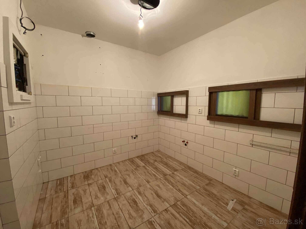 RealityKolesár prenajíma priestor 170m2 OC Torysa Jaltská Fu - 4