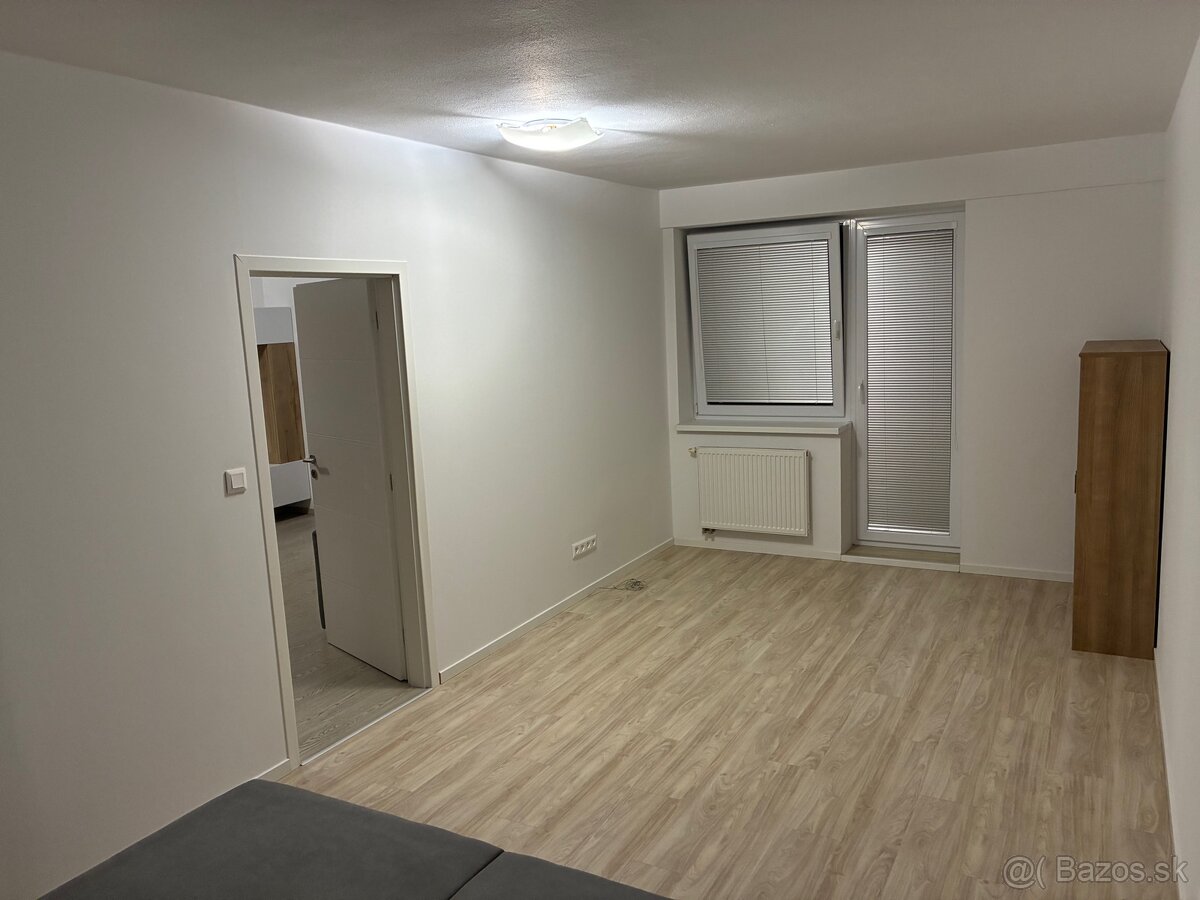 Prenájom 2 izbový byt Lichnerova Senec - 4