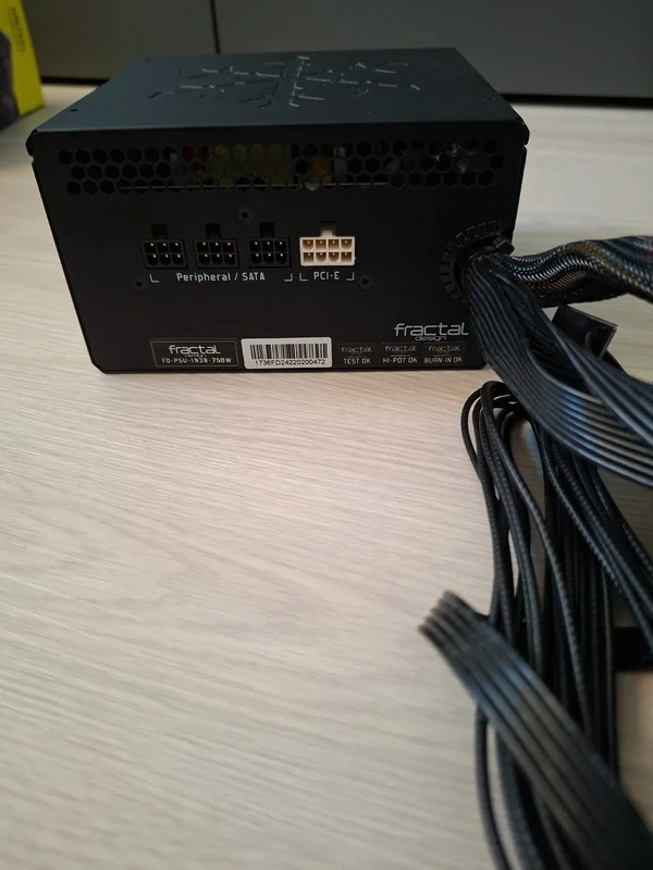 Fractal Design 750W 80plus Bronze - 4