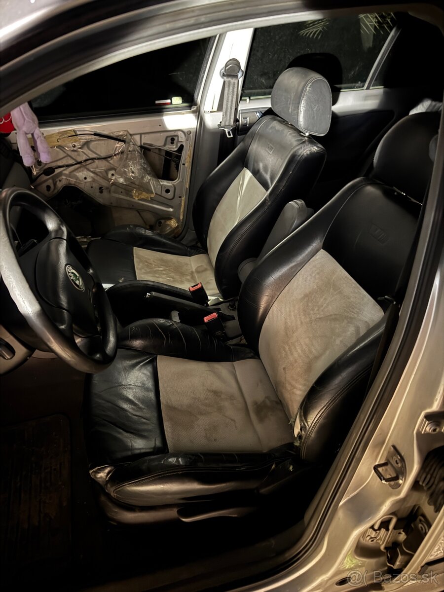 Rozpredám Škoda Octavia 1.8t naraznik predany - 4