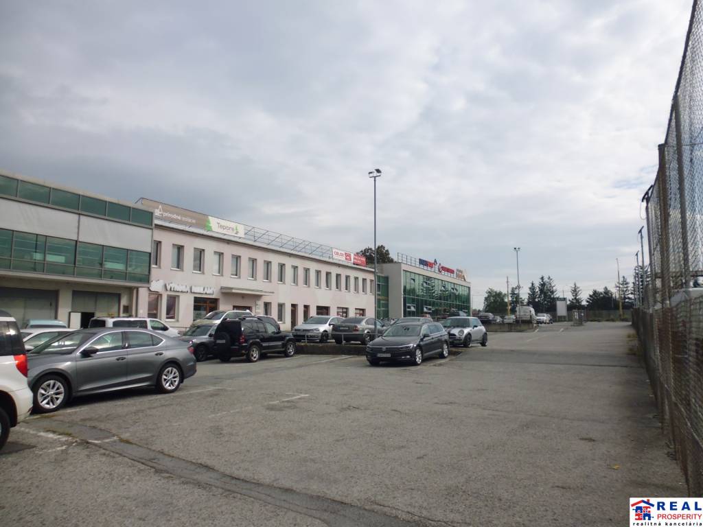 STROJNÍCKA: VOĽNÉ OBCHODNÉ priestory 48 m2 - PRÍZEMIE - 4