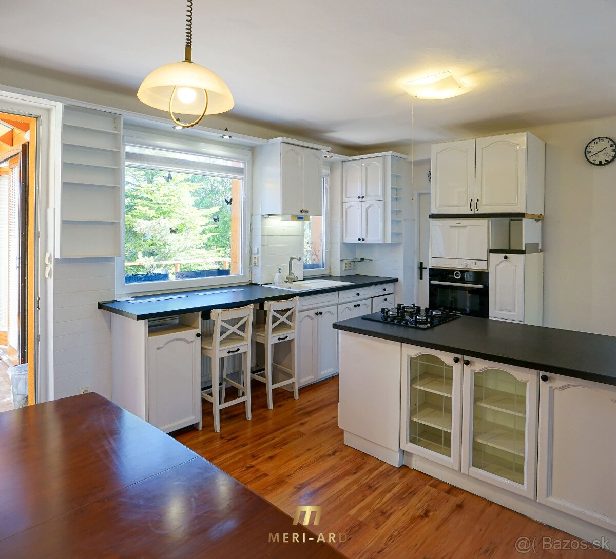 Dvojgeneračný podpivničený dom,zimná záhrada, 2x garáž,Rajka - 4