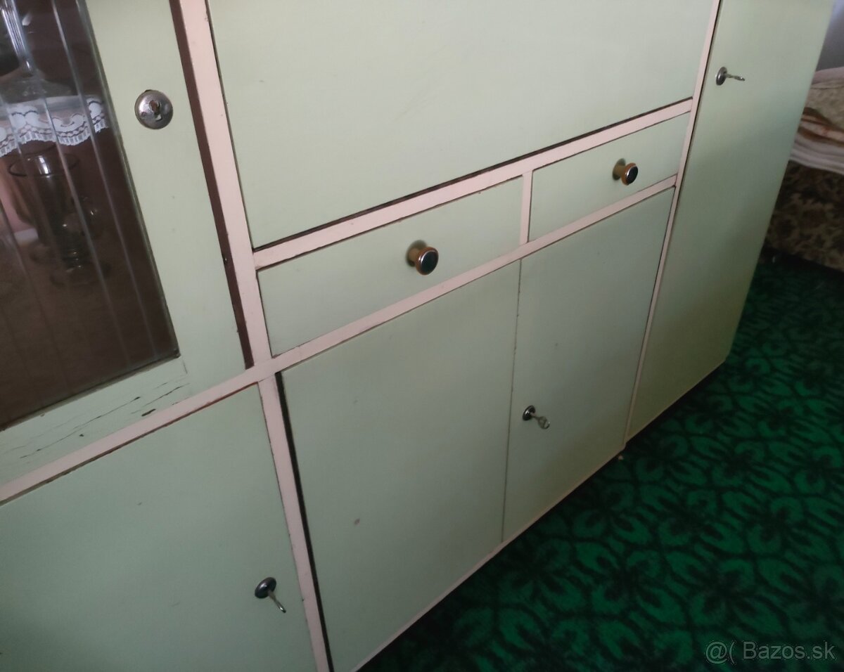 Retro nábytok / kuchyňa : kredenc + truhlica - 4