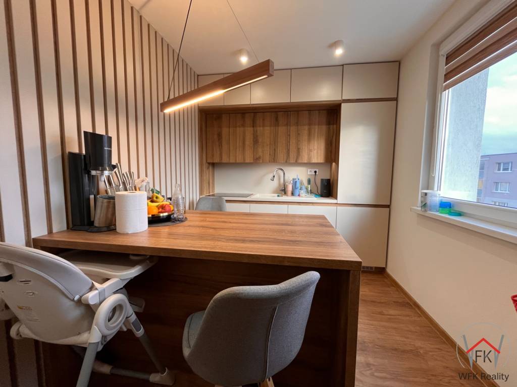 NA PREDAJ ZARIADENÝ 3-IZBOVÝ BYT S KLÍMOU – STROPKOV - 4