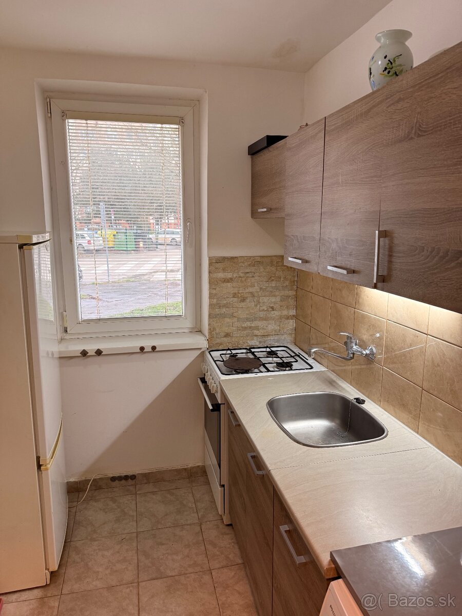 Prenájom 1-izbový byt Sereď - 4