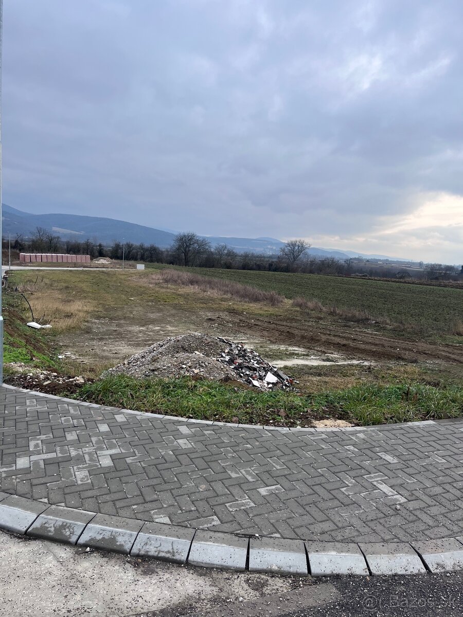 Stavebný pozemok - 4