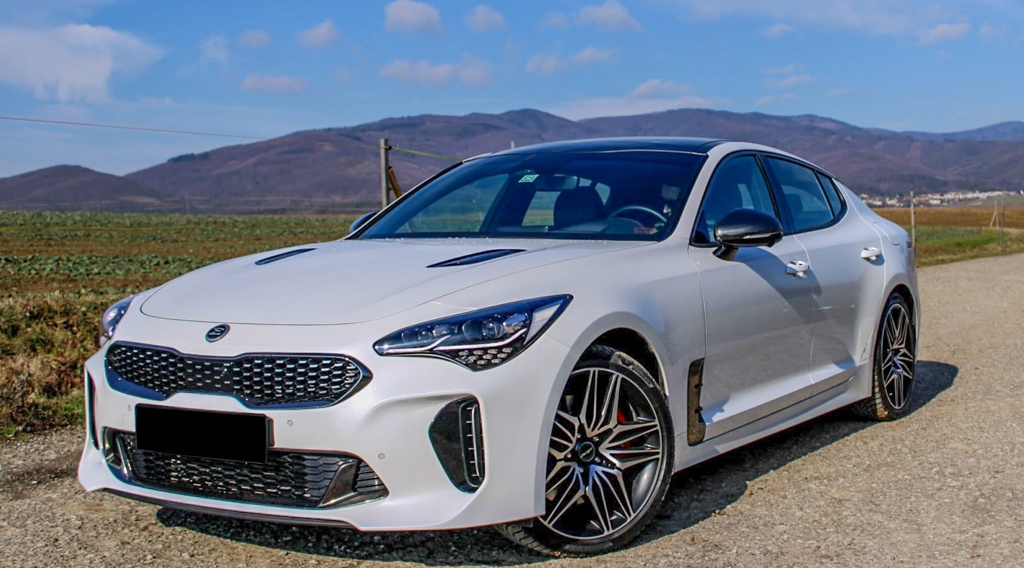 Kia Stinger GT 3.3 V6 T-GDI AWD - 4