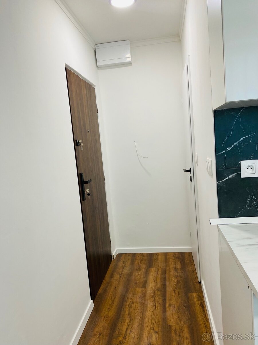 Na prenájom krásne rekonštruovaný 1 izbový byt v centre - 4