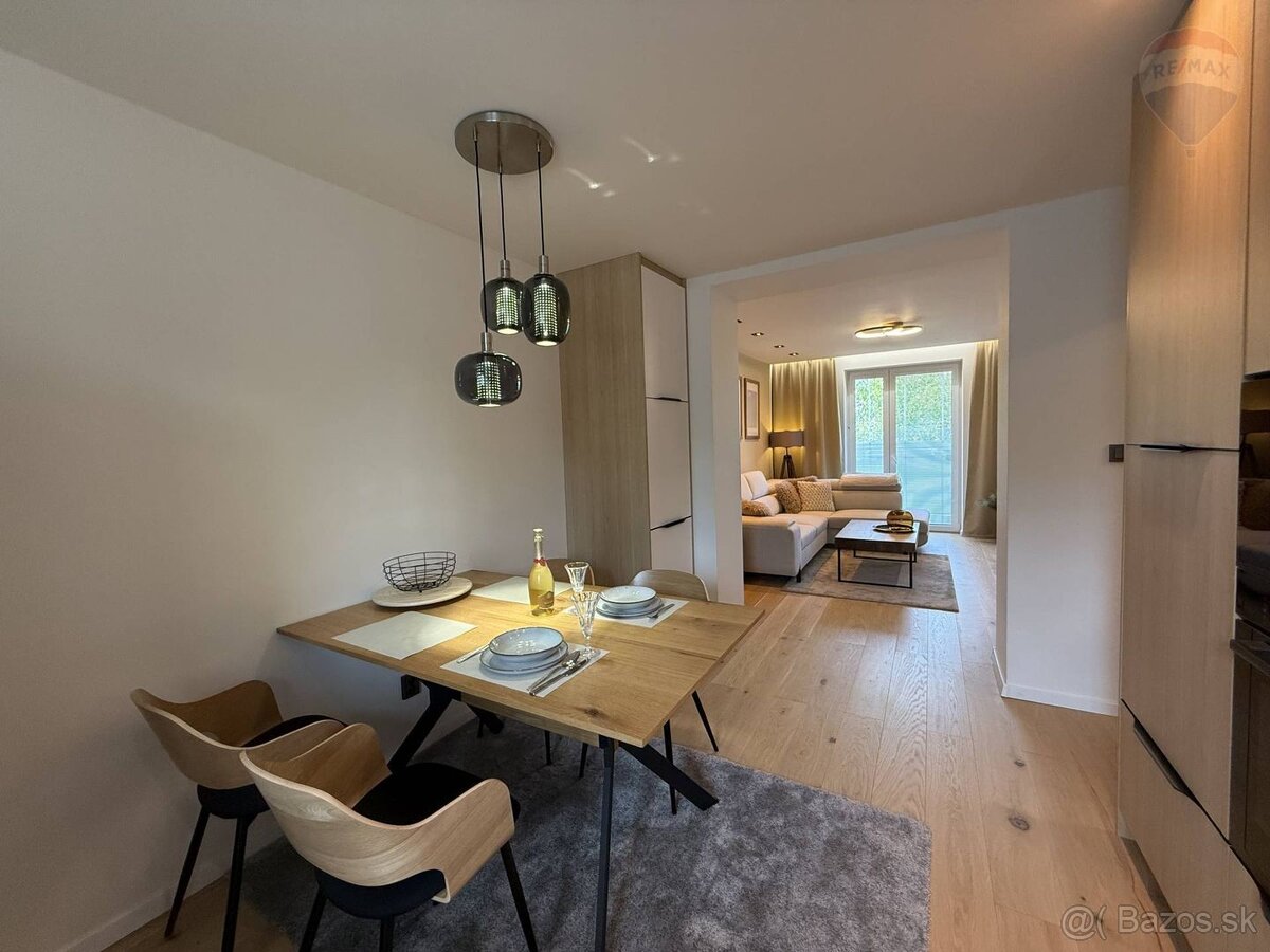 REZERVOVANE : 2. izb. byt v centre Martina po kompletnej rek - 4