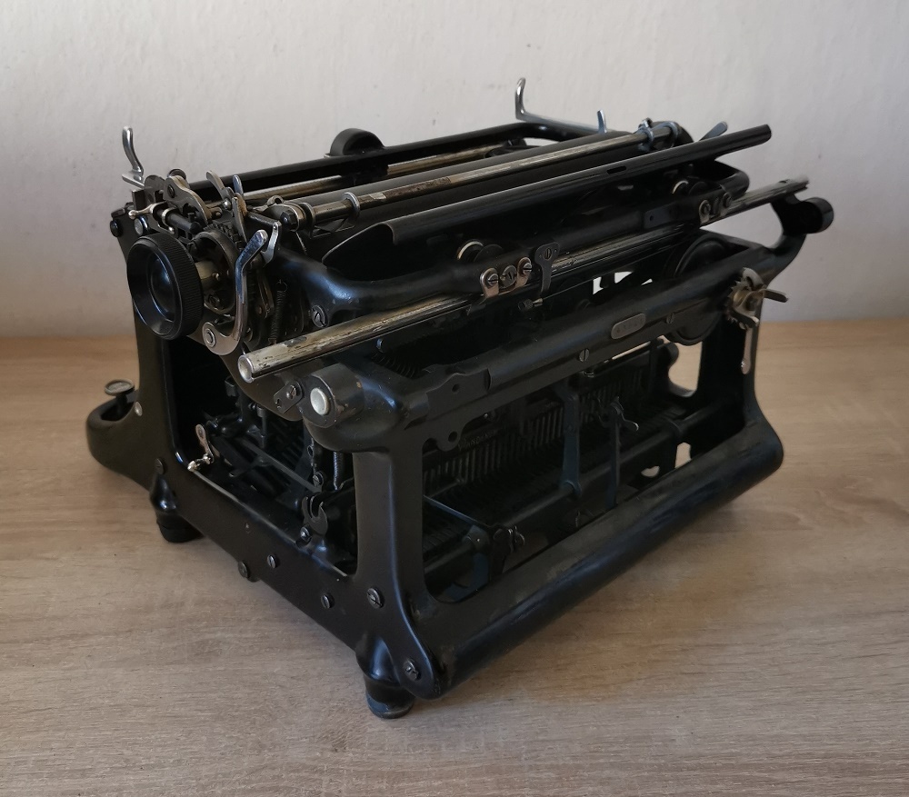 Funkčný starožitný písací stroj Continental z roku 1912 - 4