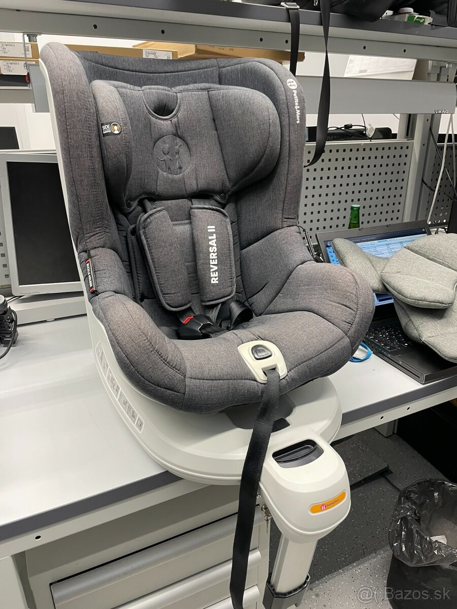 Otočná autosedačka Petite&Mars Reversal II - 4