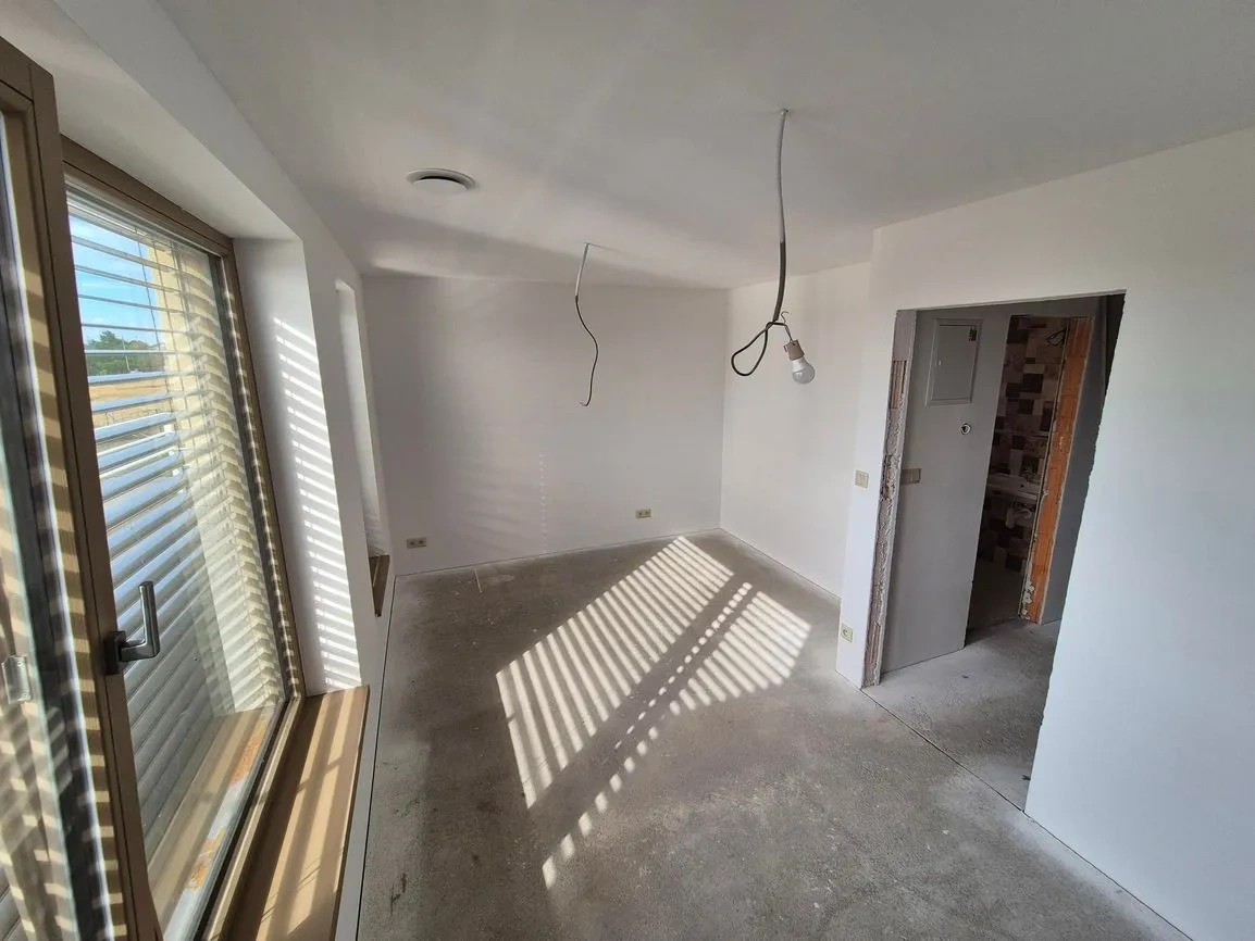 4 izbový byt v dvojdome so záhradou v Jarovciach - 4