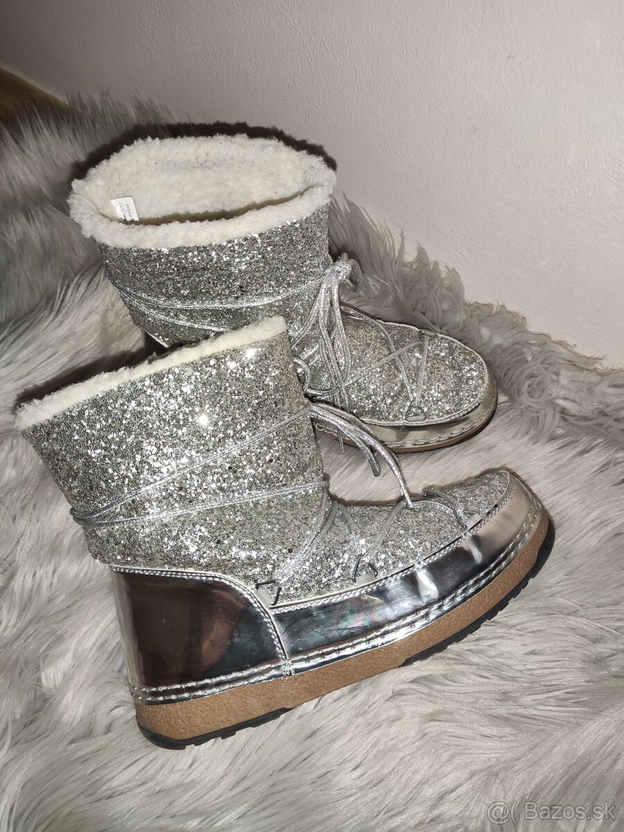 Strieborné / sivé trblietavé snehule - 4