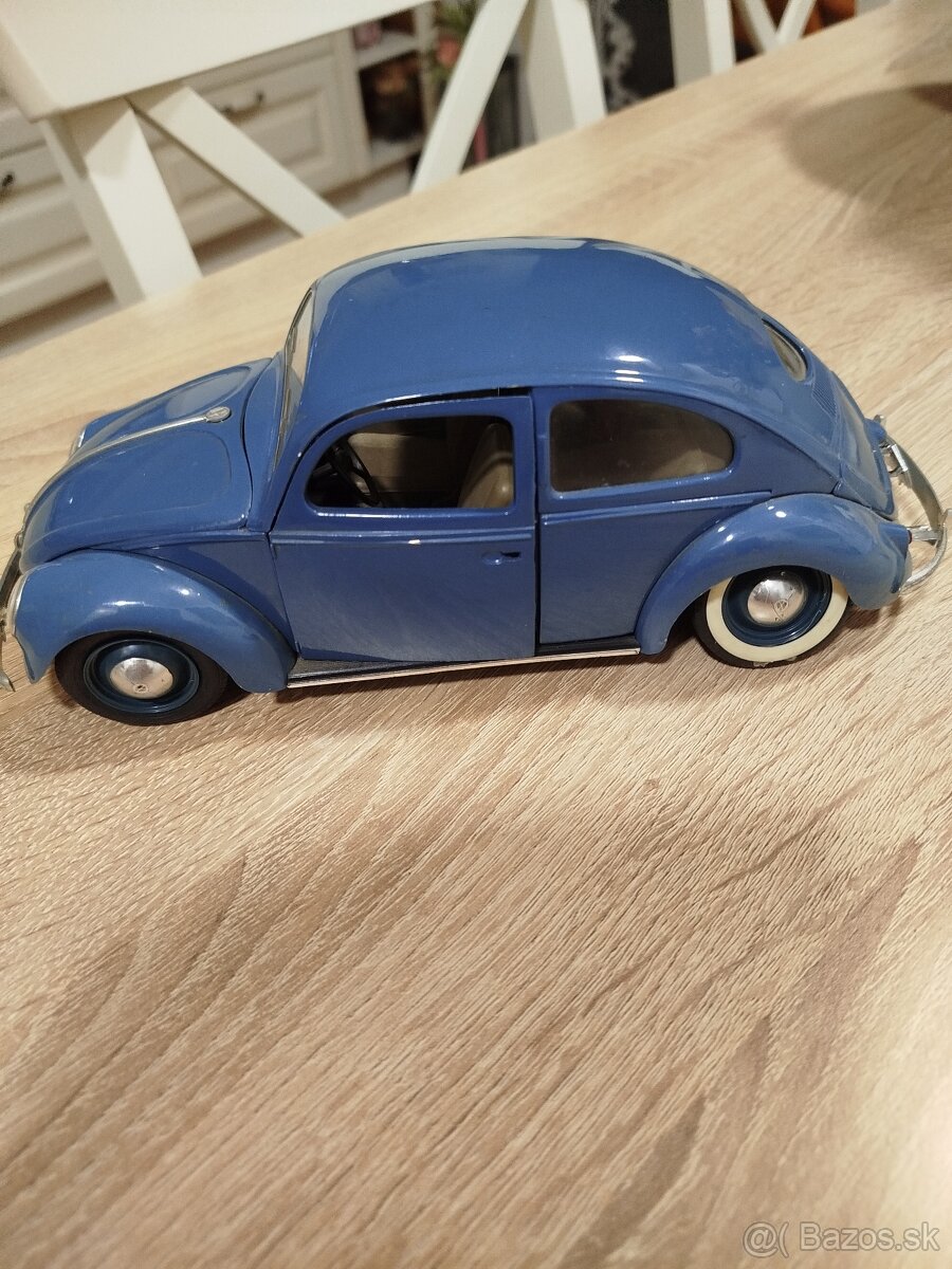 Staré kovové autá - 4