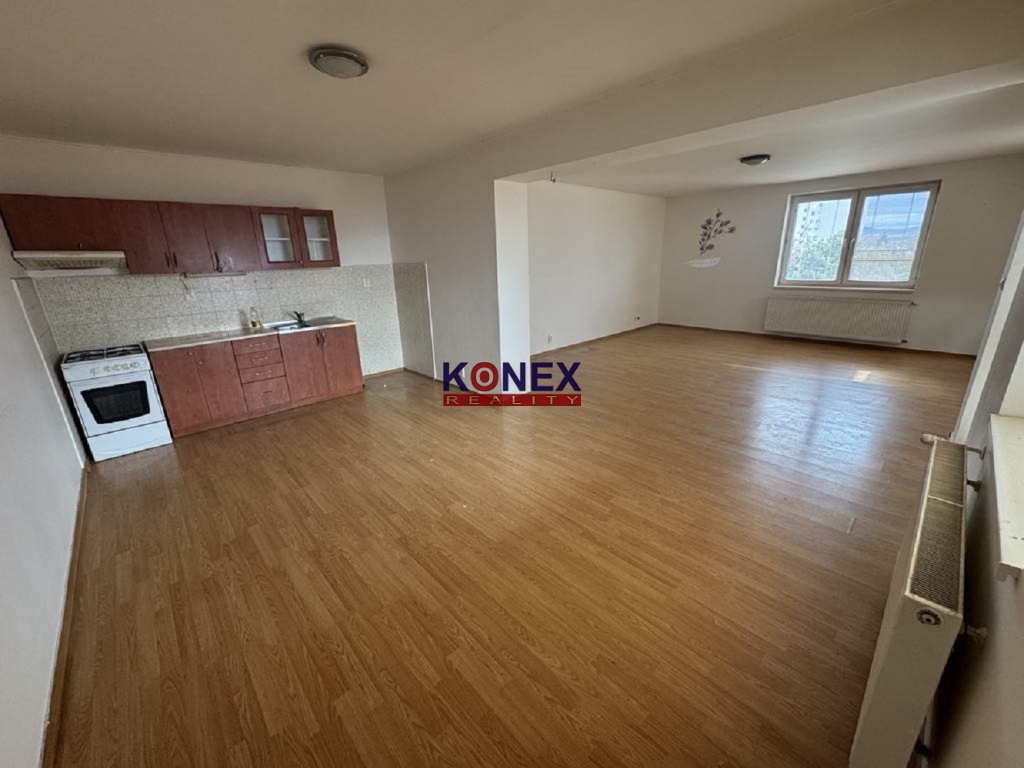 ID-3234 NA PRENÁJOM 4-izbový byt na skvelej adrese v SOBRANI - 4