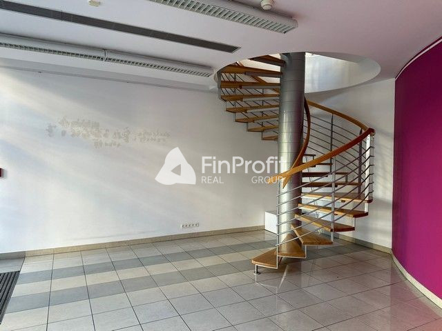 Reprezentatívny obchodno-administratívny priestor na prenájo - 4