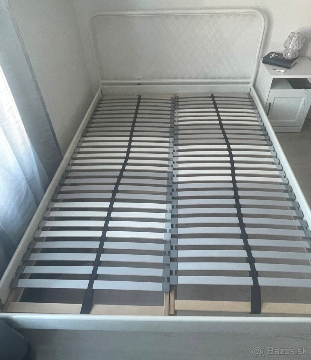 Posteľ s bielym kovivým rámom 140x210 cm - 4