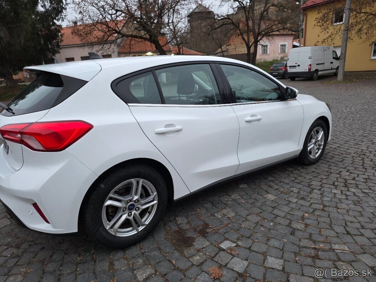 Ford Focus 1.5 TDCi EcoBlue Titanium - 4