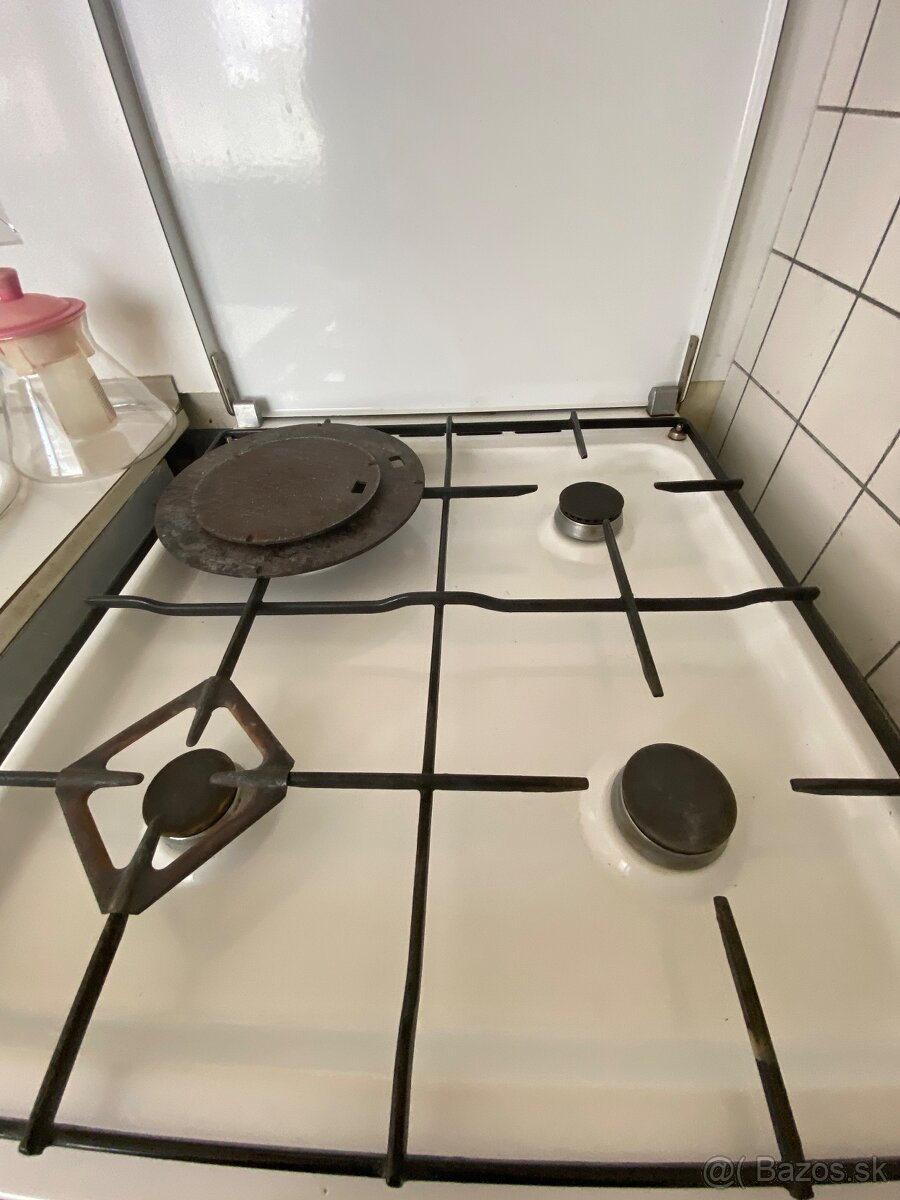 Kuchynská linka - 4