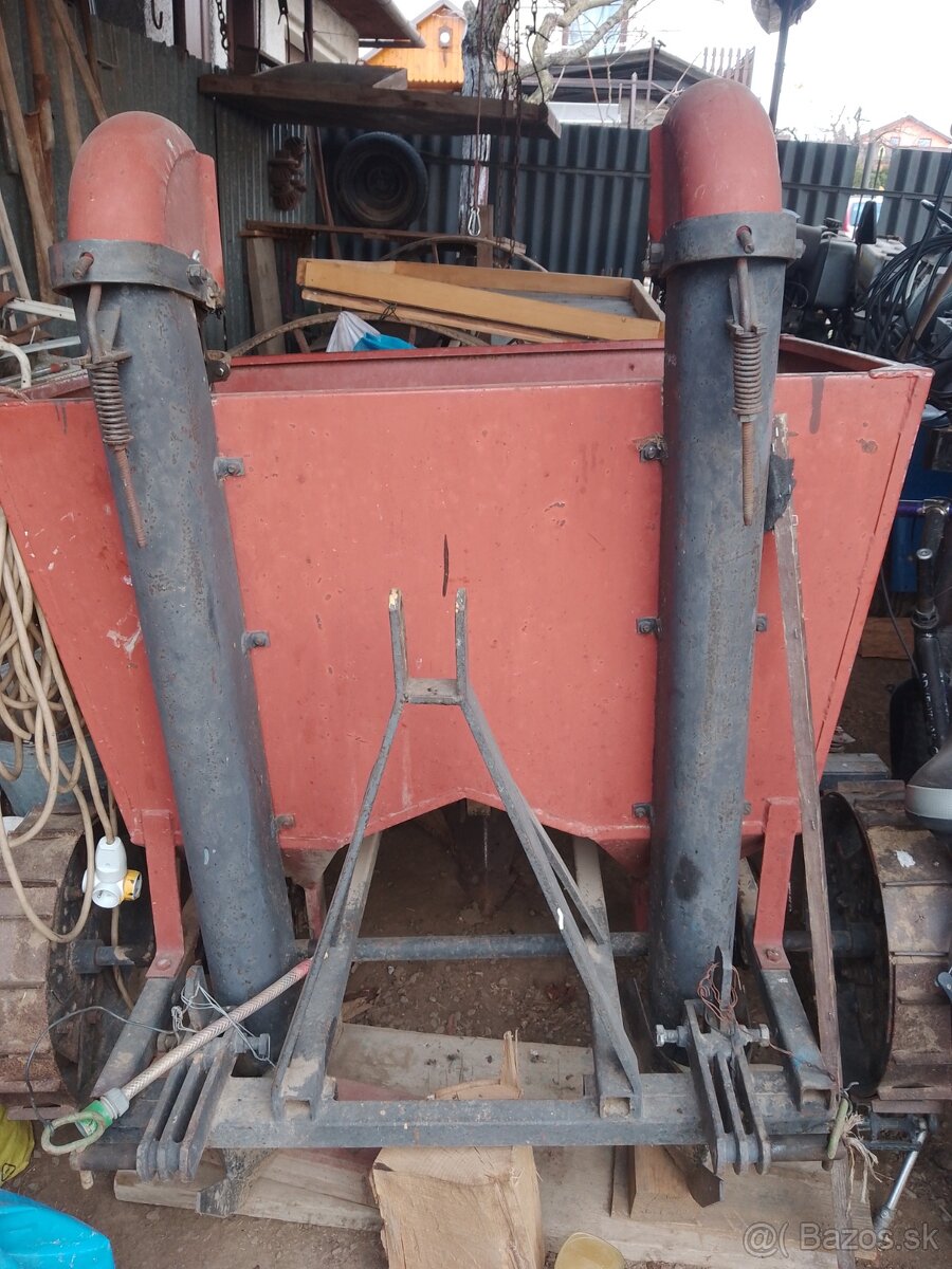 Predam traktor s prislusenstvom - 4