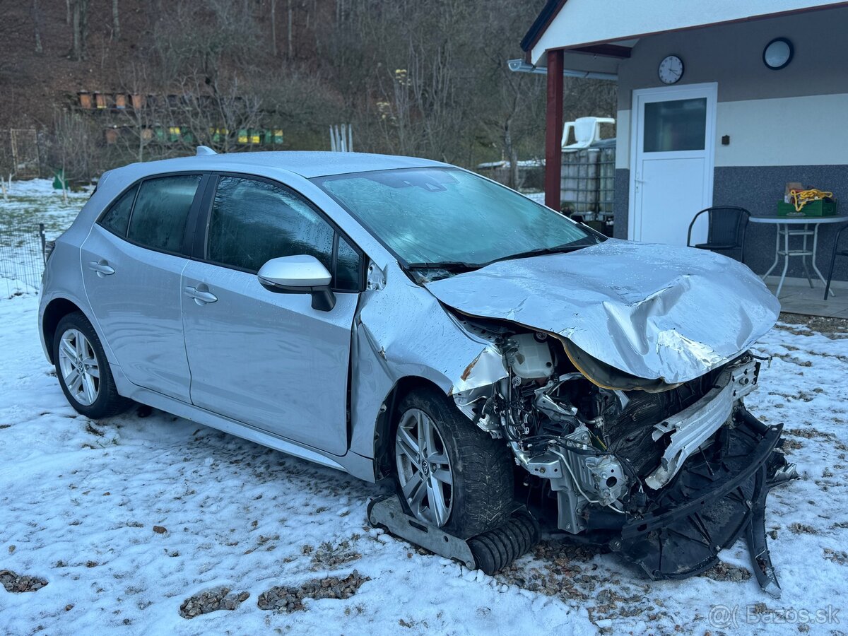 Toyota Corolla 1.2T 4valec benzin 2022 82000km - 4